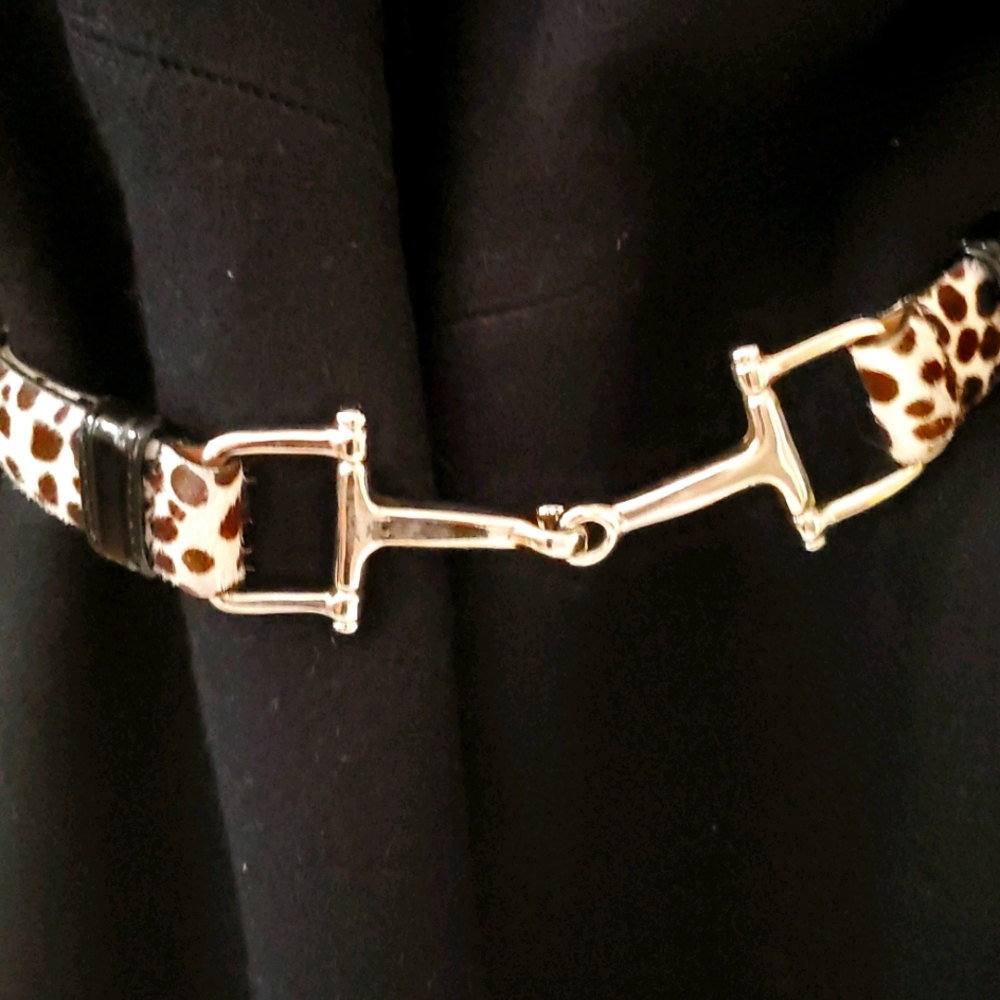 Chico's cowhide adjustable belt w/statement piece